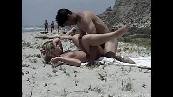 play Film xnxx maturi che vengono accarezzati dalle fighe finché non si bagnano