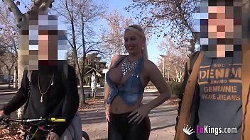 play Free xnxx video pussy having sex on public