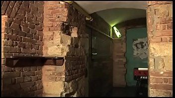 play Il met sa bite dans son cul même dans ses sous-vêtements