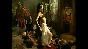 play Xxx anaal met brunette Lavinia