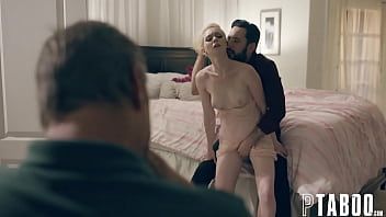 play Le encanta hacer xxx oral y mirar a su pareja a los ojos cuando sucede.