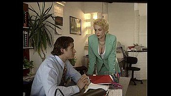 play Film xnxx completo con donne puttane che amano lo stile retrò