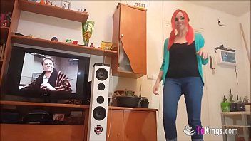 play Het geeft je de indruk dat hij altijd xxx wil