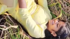 play Costumul Galben al lui Riya Bhabhi, sexcapade pe câmpuri cu un cocoș mare
