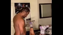 play Tânărul tâlhar dă o plimbare aspră soției mature excitate