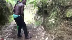 play Big Ass Black Wife fica aproximadamente doggystyle em público