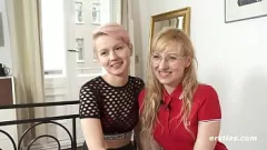 play Duitse blonde lesbiennes in kinky touwbondage en poesjeslikken