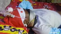 play Ervaar het ultieme kerstgenot: zie hoe dit schattige ebony tienermeisje bukkake en creampie krijgt op kerstavond