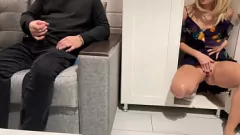 play Madrasta pega seu enteado assistindo pornografia e se masturbando, acaba transando com ele com sua bunda perfeita